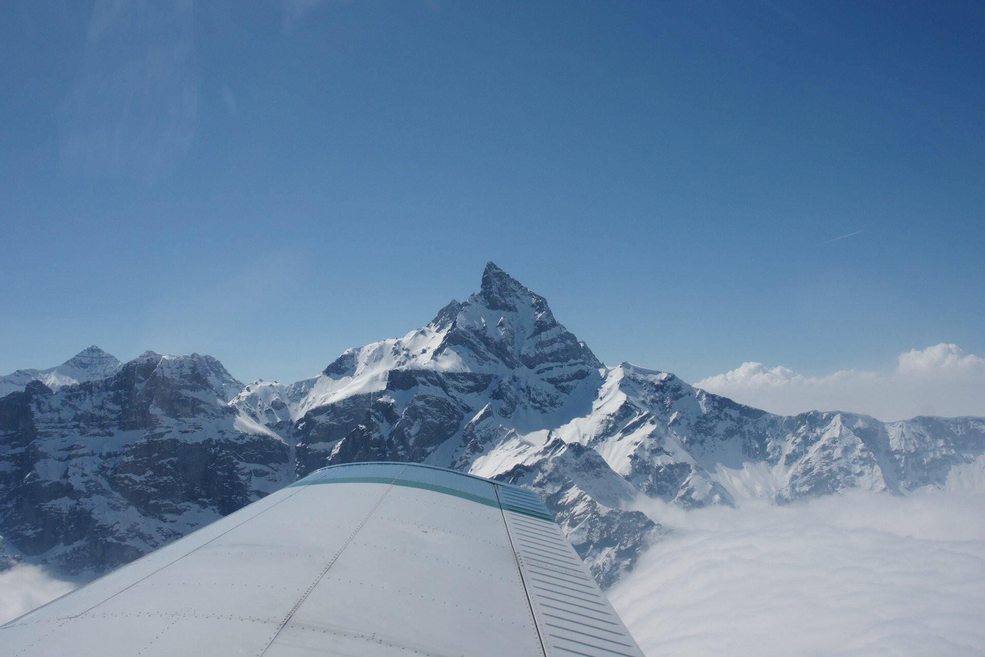 Matterhorn - Mont Blanc mit Zwischenlandung in Sion (DA50)