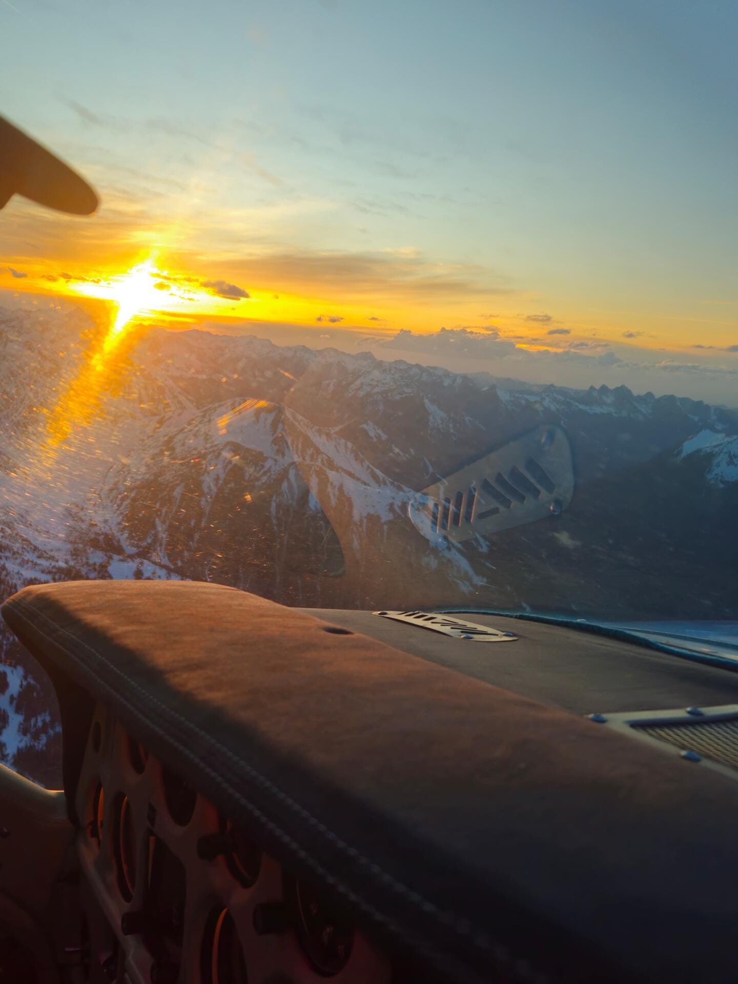 Nachtflug durch die Alpen | Night Flight through the Alps