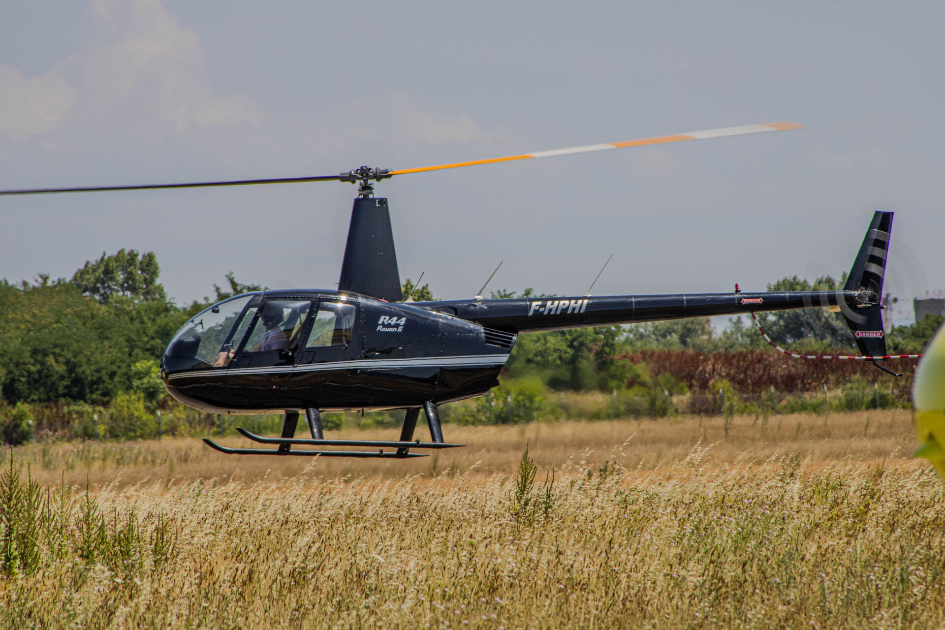 Robinson R44