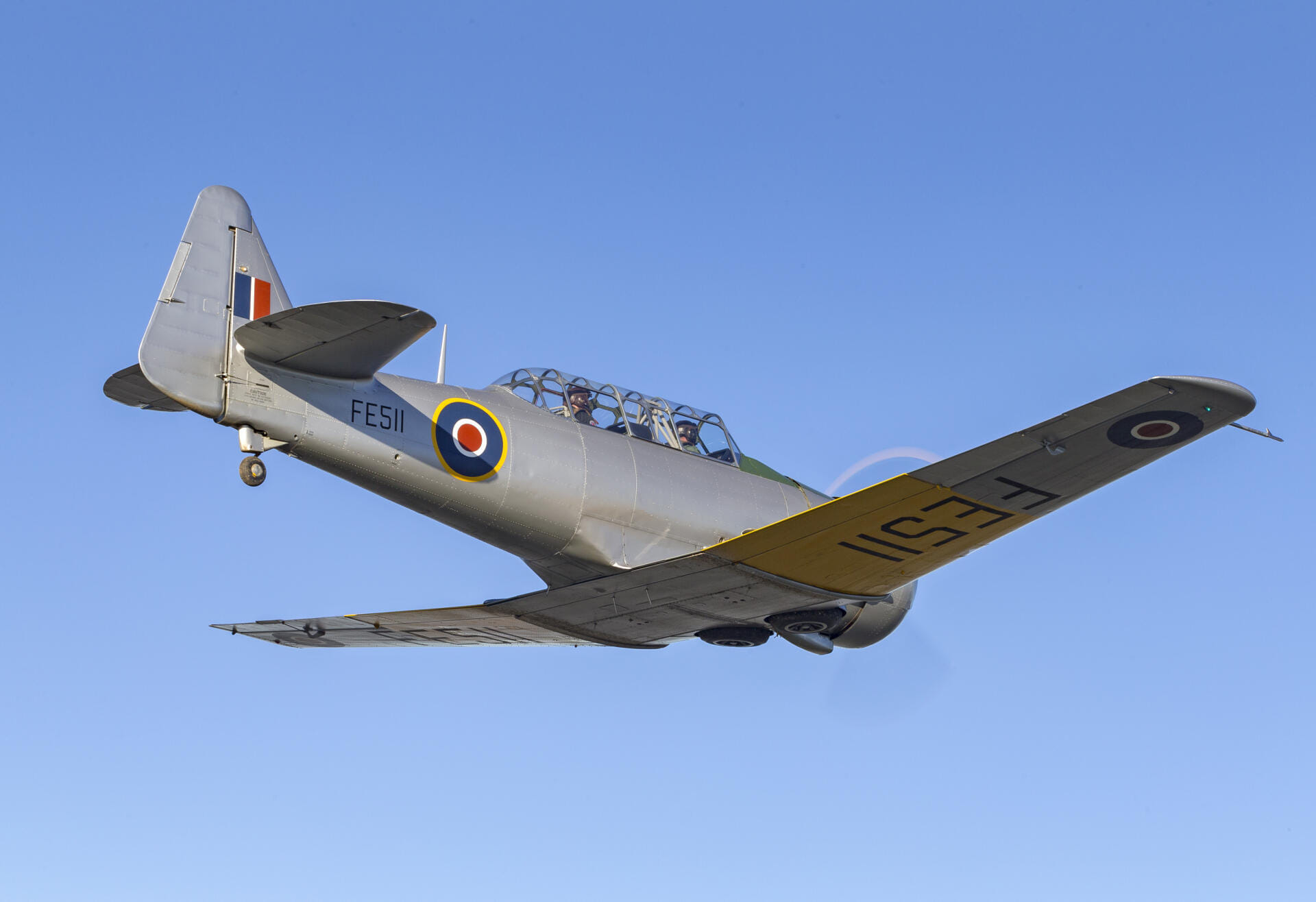 Vintage Harvard Warbird Experience - 30 mins near London.