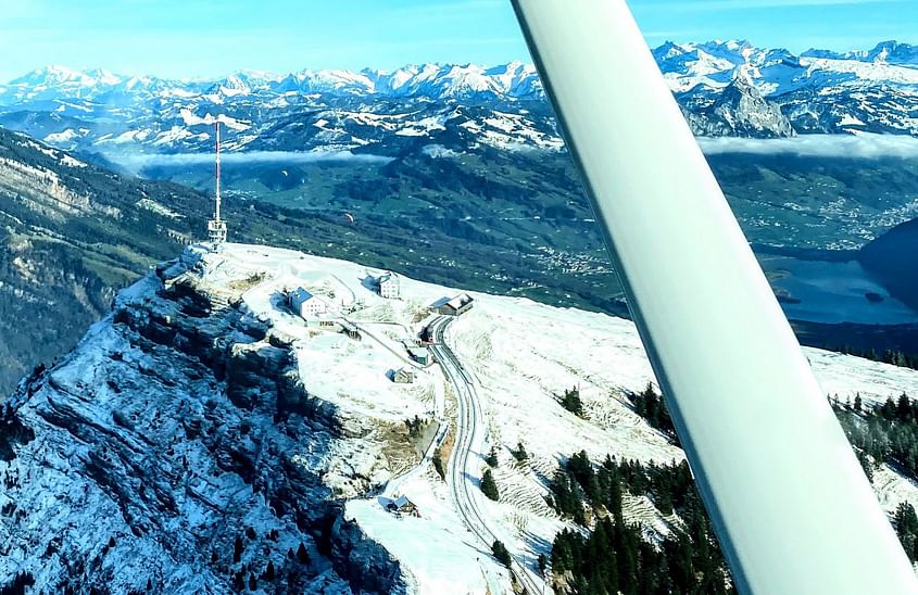 10 Seen und mehr als 100 Berggipfel!