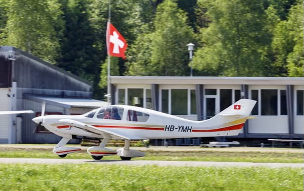 Auf dem Heimatflugplatz (LSZN) Hausen am Albis