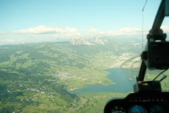Im Heli Richtung Rigi - Grosser Mythen - Titlis - Pilatus