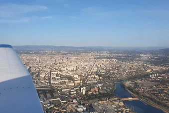 Ballade aérienne : Tour de Lyon - Survol de Vienne