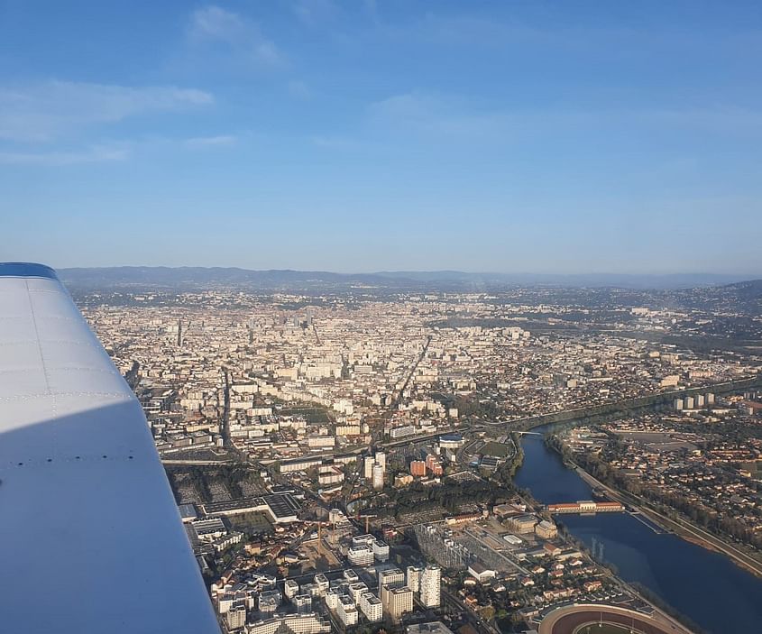 Ballade aérienne : Tour de Lyon - Survol de Vienne