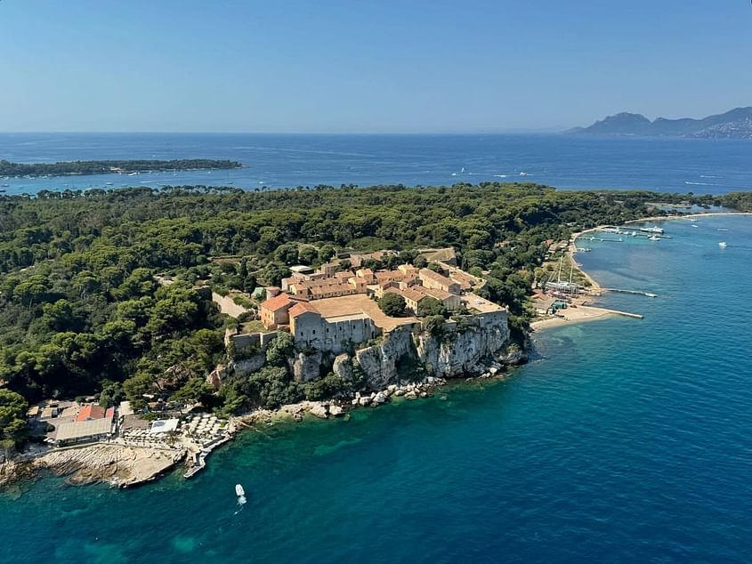 Cannes et les îles de Lérins - Vol privé - AS350