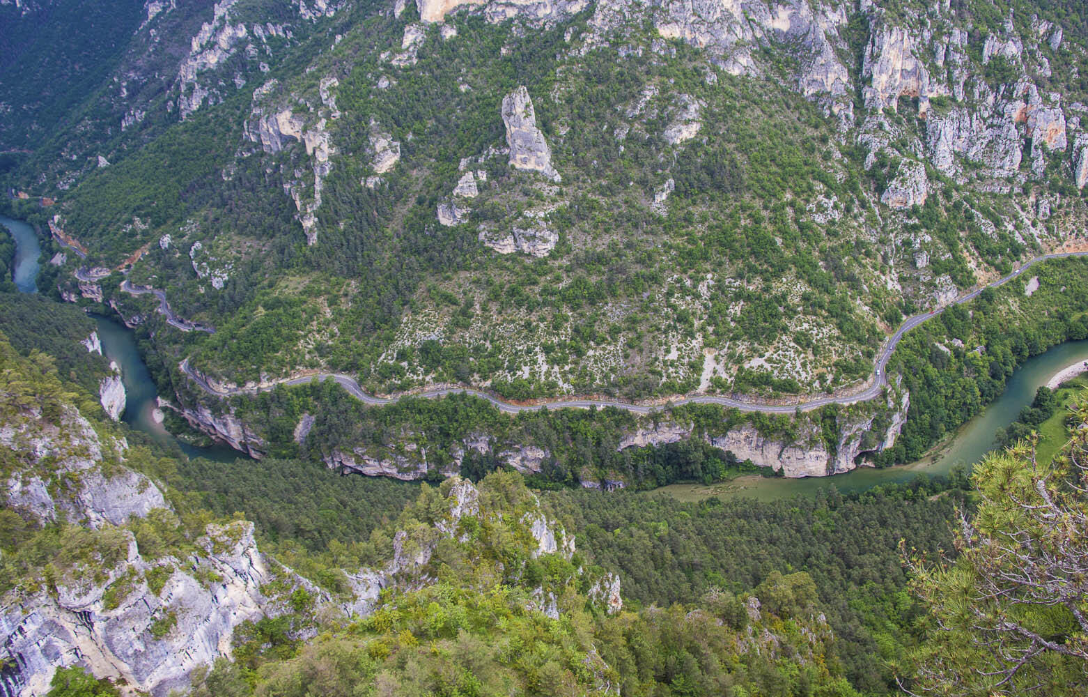 Vol au-dessus du Viaduc de Millau et des Gorges du Tarn