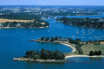 Excursion aérienne au choix de l'équipage*