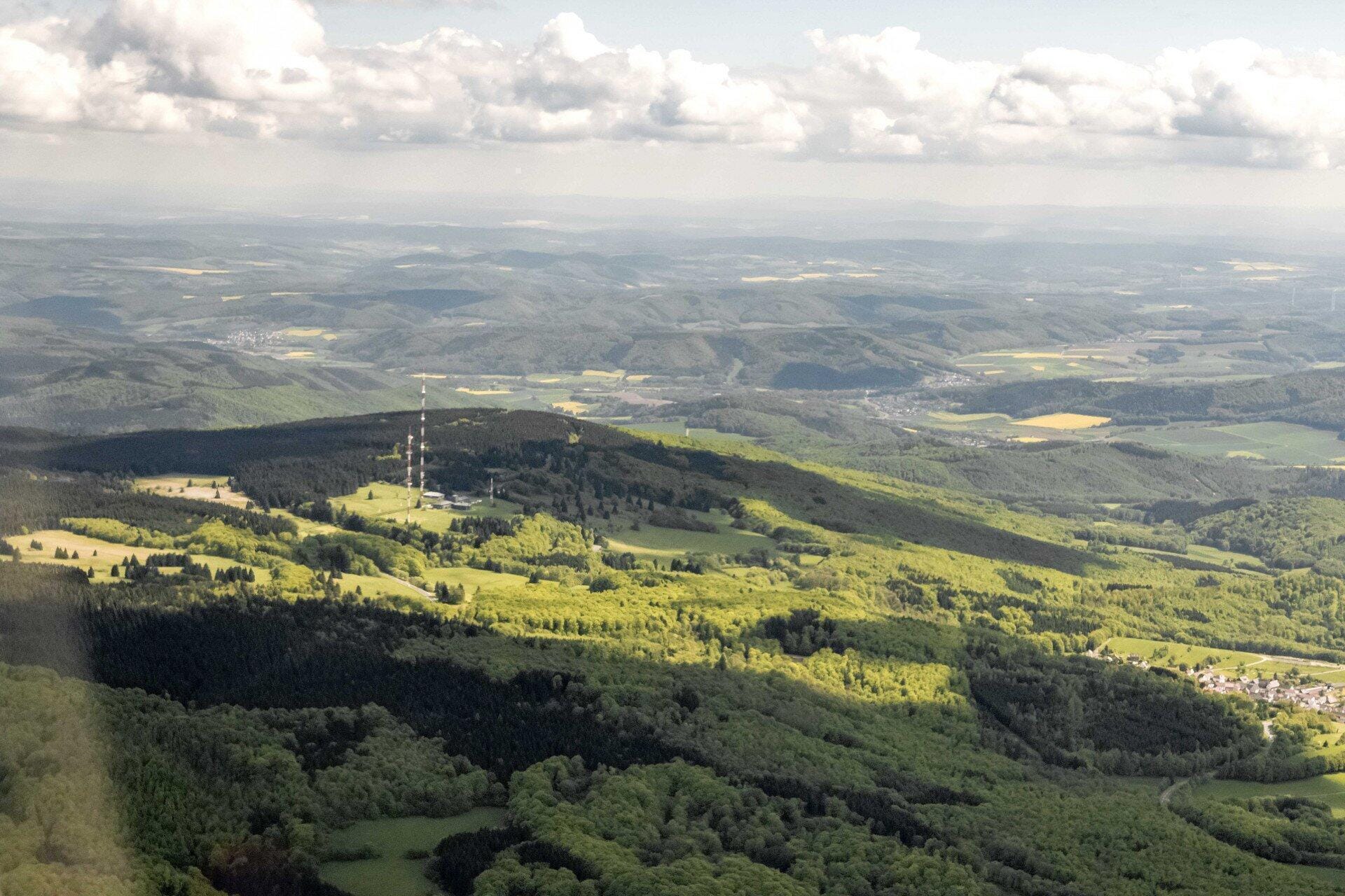 Rundflug über Kassel / Edersee / Hoher Meissner / Hann. Münd