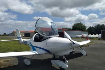 Aquila A210