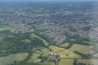 See London's skyline on a 1h sightseeing flight in a DA20