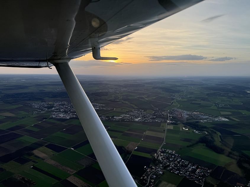 1 Stunde fliegen - freie Wahl - 3 Personen bis 300 kg