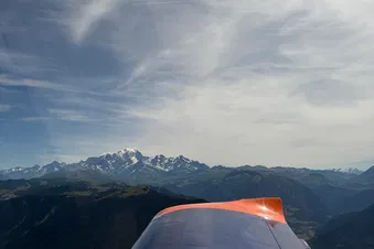 Venez découvrir les Iles d'or depuis le ciel
