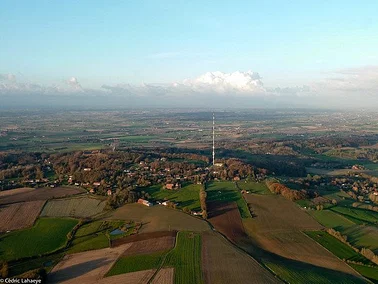 Balade aérienne : Les monts des Flandres depuis Merville