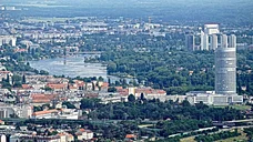 Rundflug über Wien - Donauturm, Alte Donau, etc.