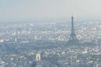 Tour de Paris en hélicoptère R22