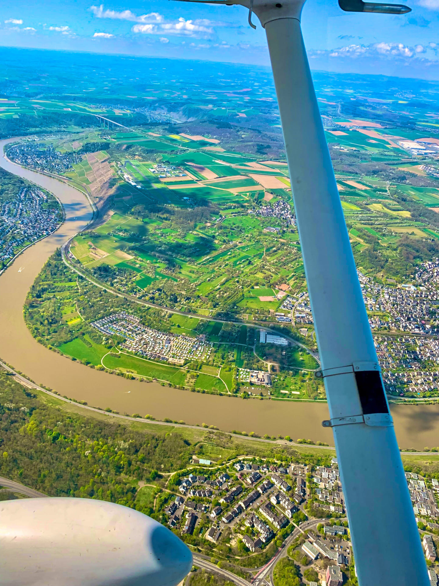 2-3 Pers. Rundflug: Bonn-Koblenz-Mosel & zurück