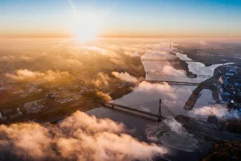 Über den Rhein zur Loreley ♥ und über die Skyline zurück.