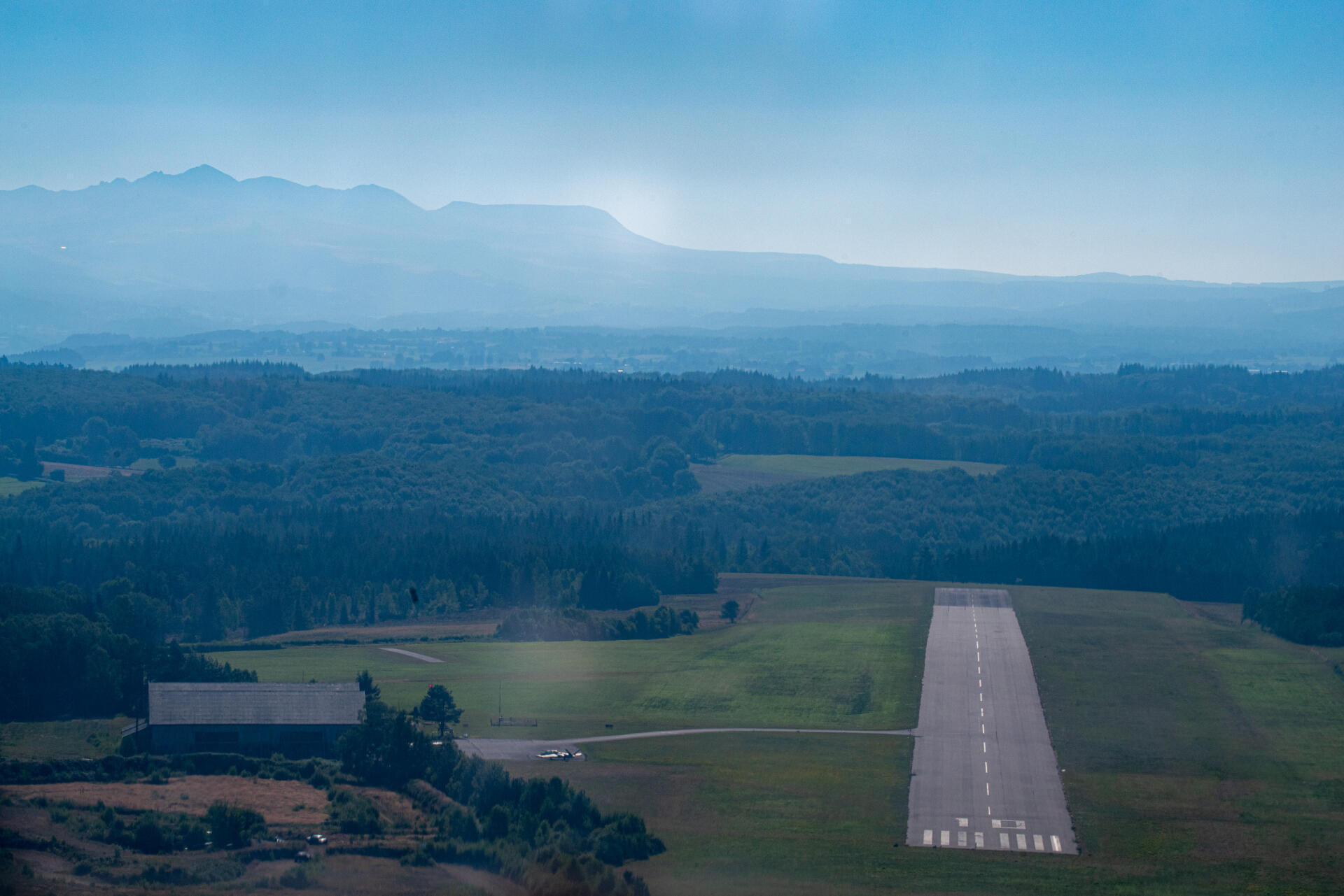 Magnifique terrain d'Ussel, et le Sancy