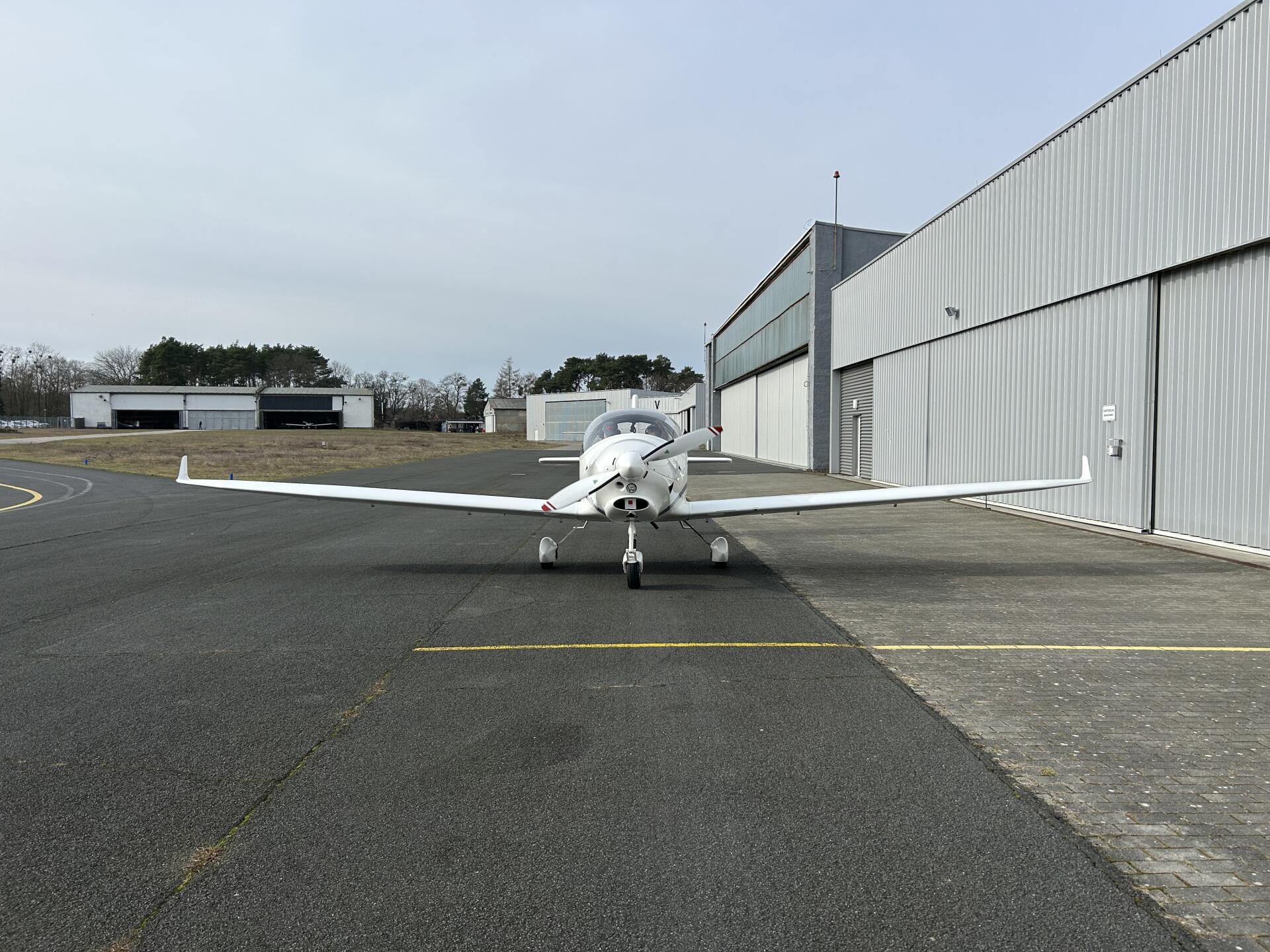 Aquila A210 (AT01)