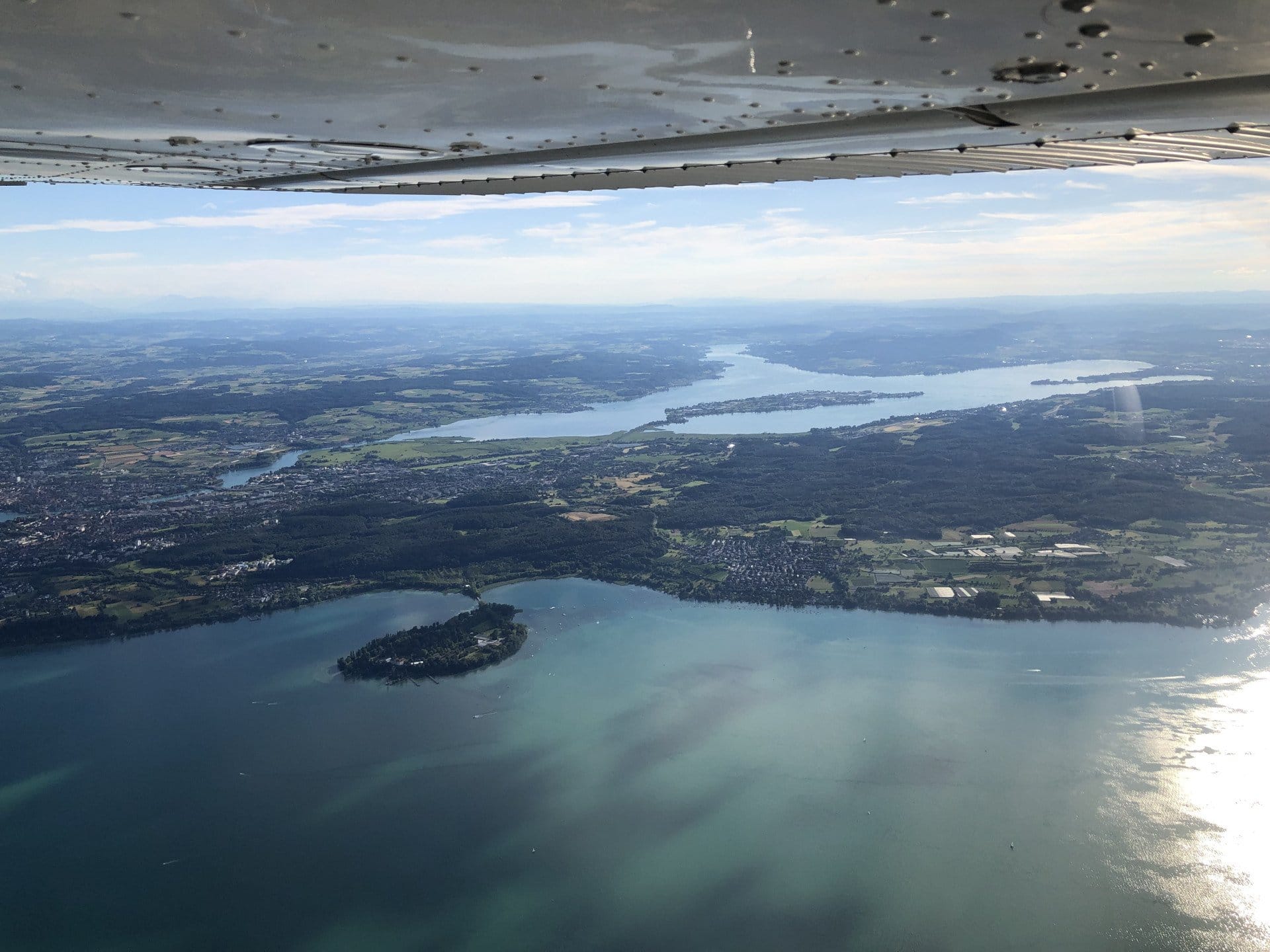 Schöner Bodensee und Alpen Rundflug