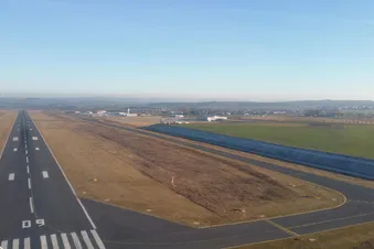 Landeanflug EDVK auf Piste 09