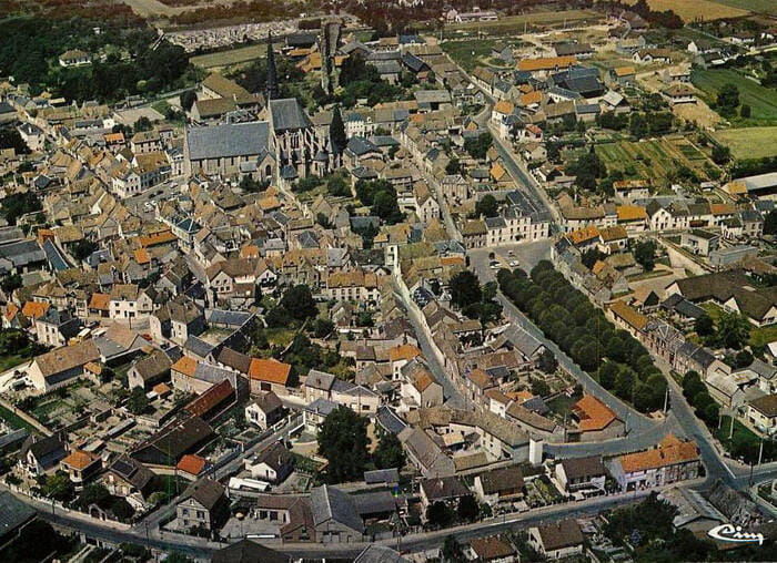 Gallardon et sa tour en ruine