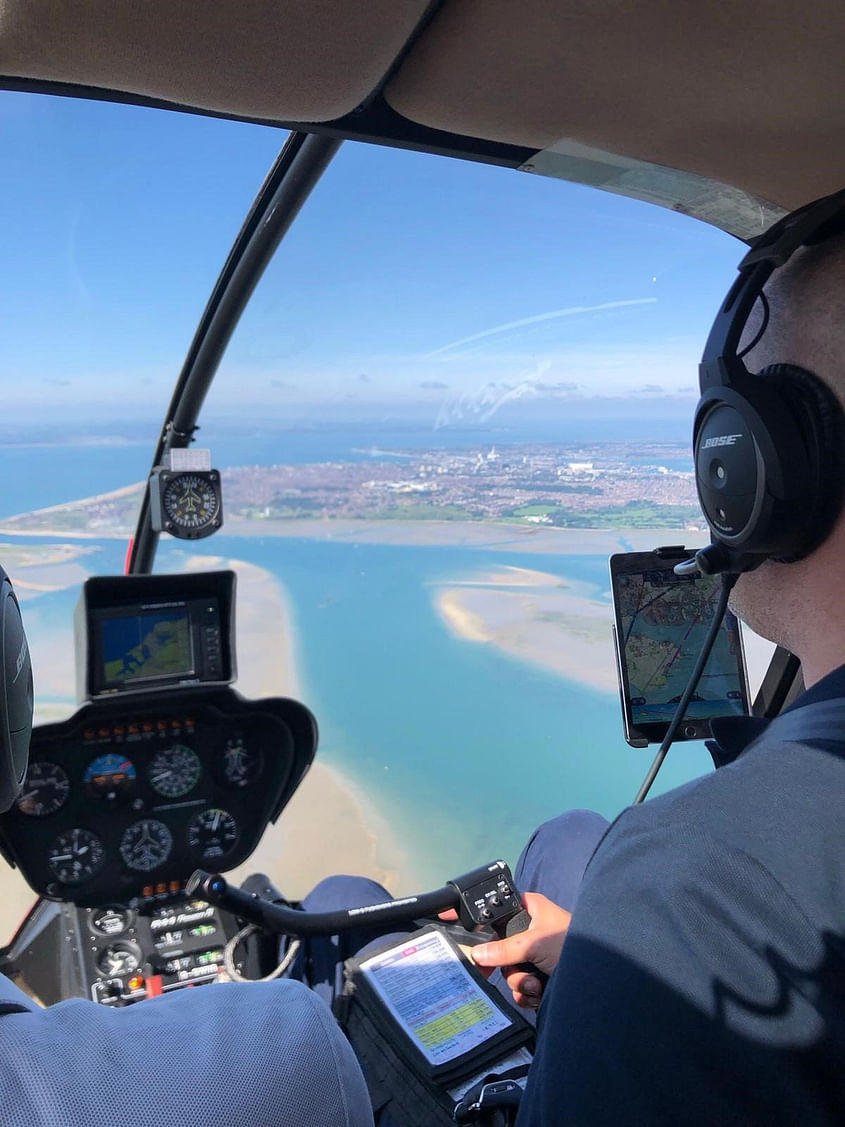 Lunch on the Isle of Wight by Helicopter (R44)