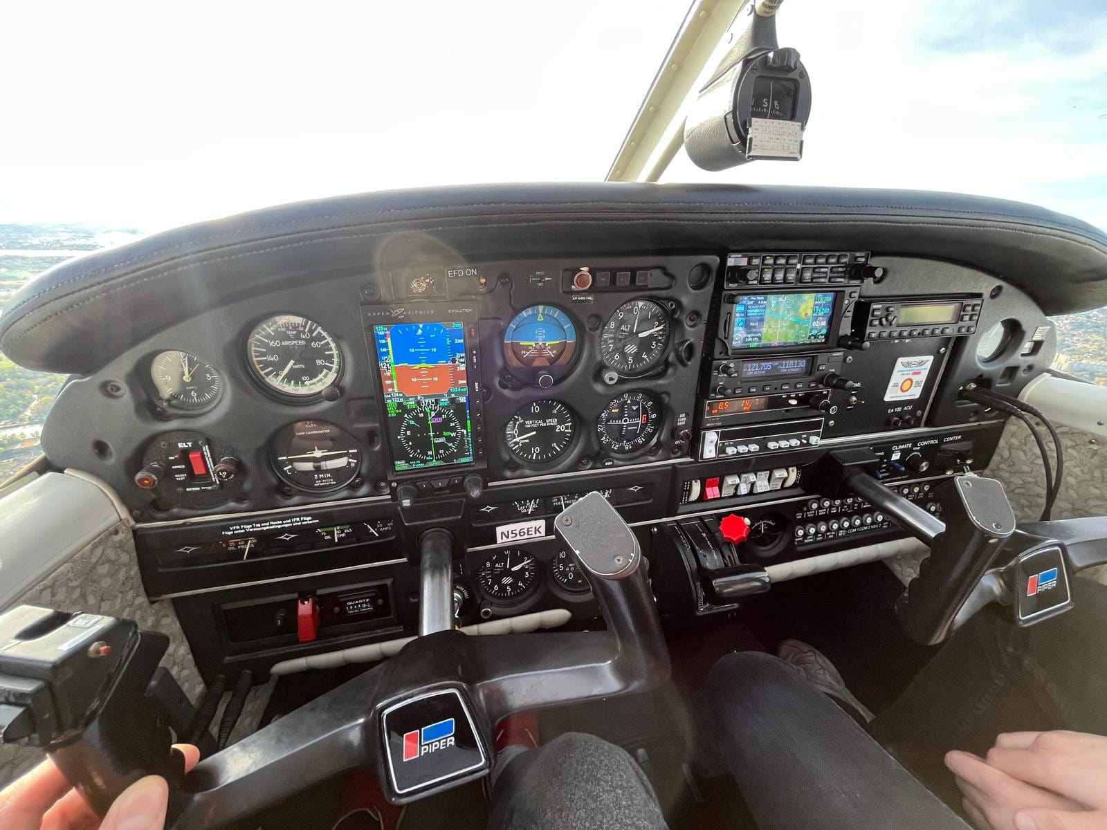 Cockpit du N56EK - PA28 180 ch