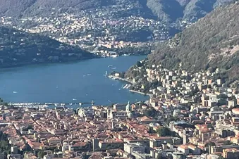Scenic sightseeing on Como Lake
