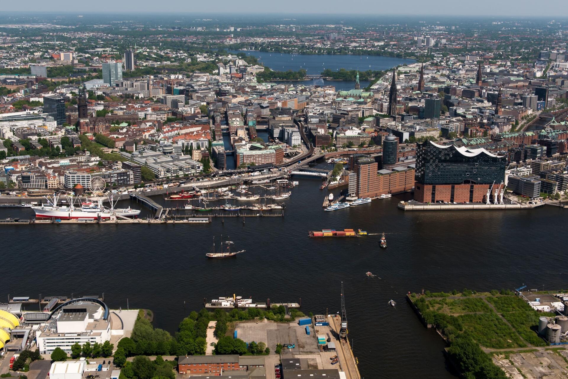 Hamburg von oben in einer Cessna 172SP