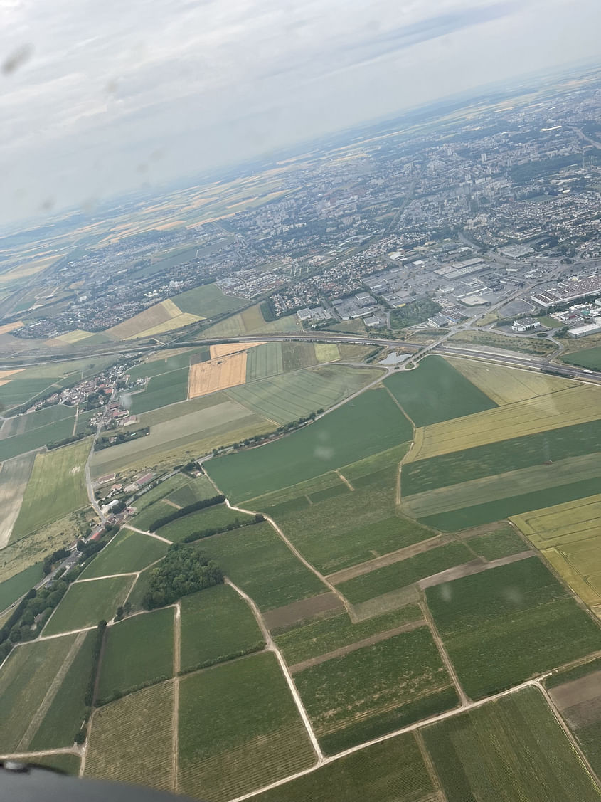 Vol autour de Reims