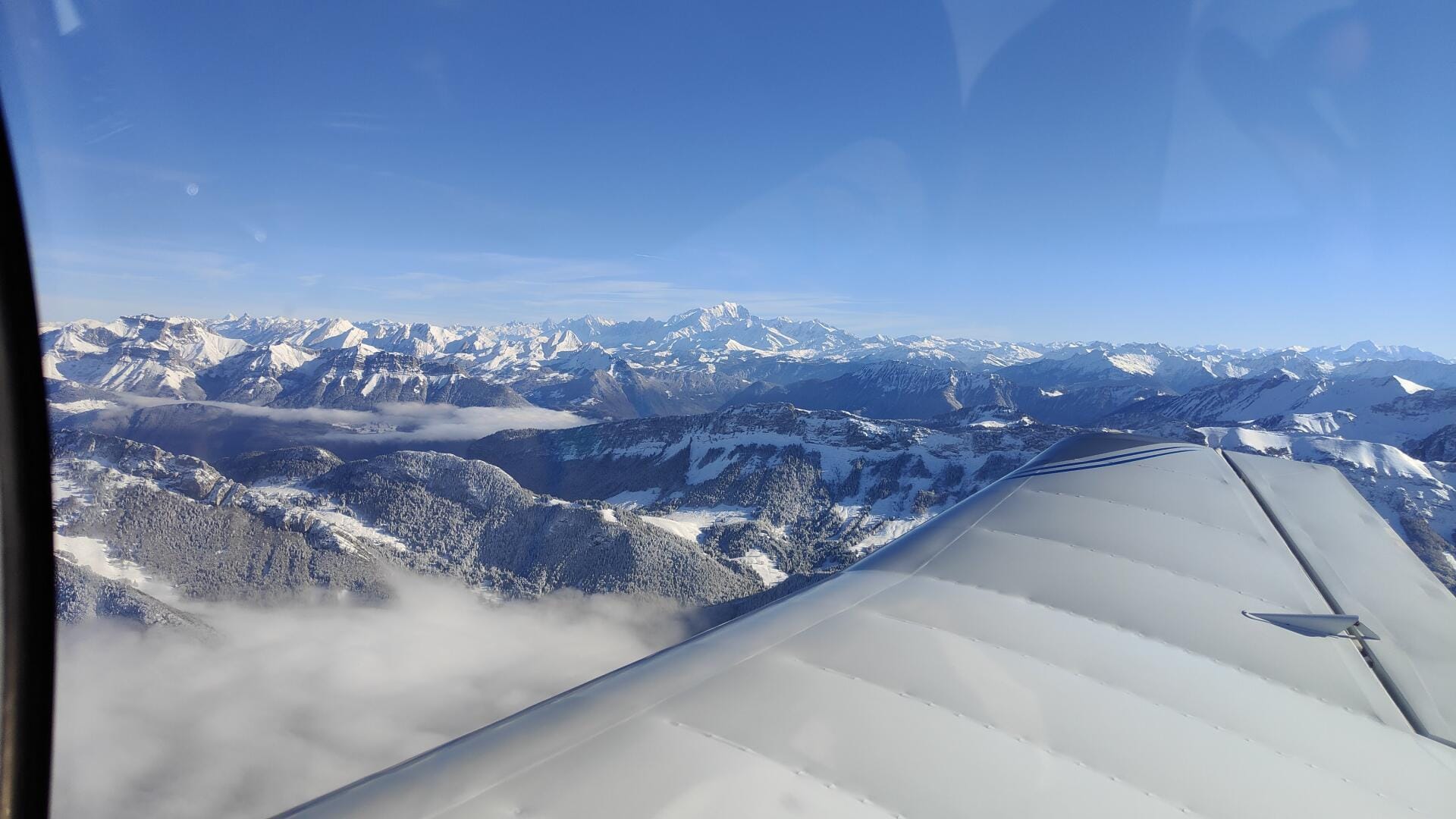 Vue sur le Mont Blanc au loin