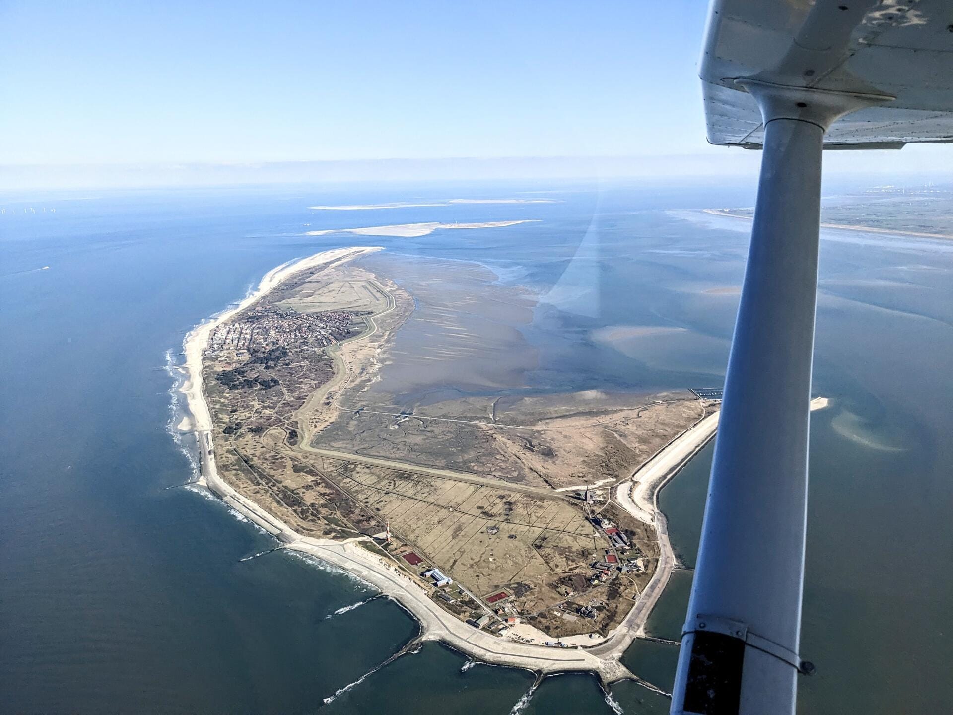 Rundflug über die ostfriesischen Inseln