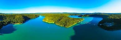 Survol du Haut Jura et du Lac du Vouglans