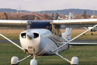 Schöner Rundflug: Maria Laach und Nürburgring (2 Passagiere)