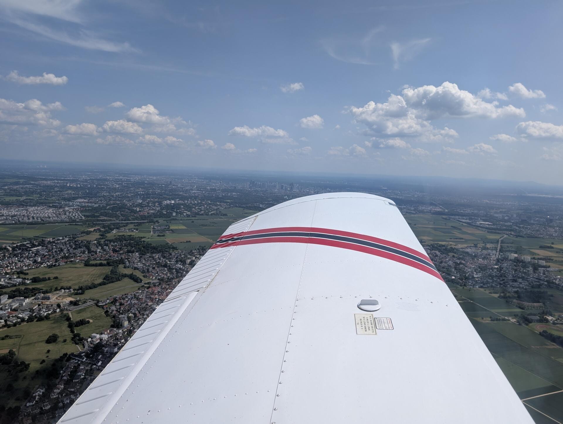Exklusiver Skyline Flug in einer PA32