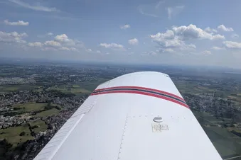 Exklusiver Skyline Flug in einer PA32