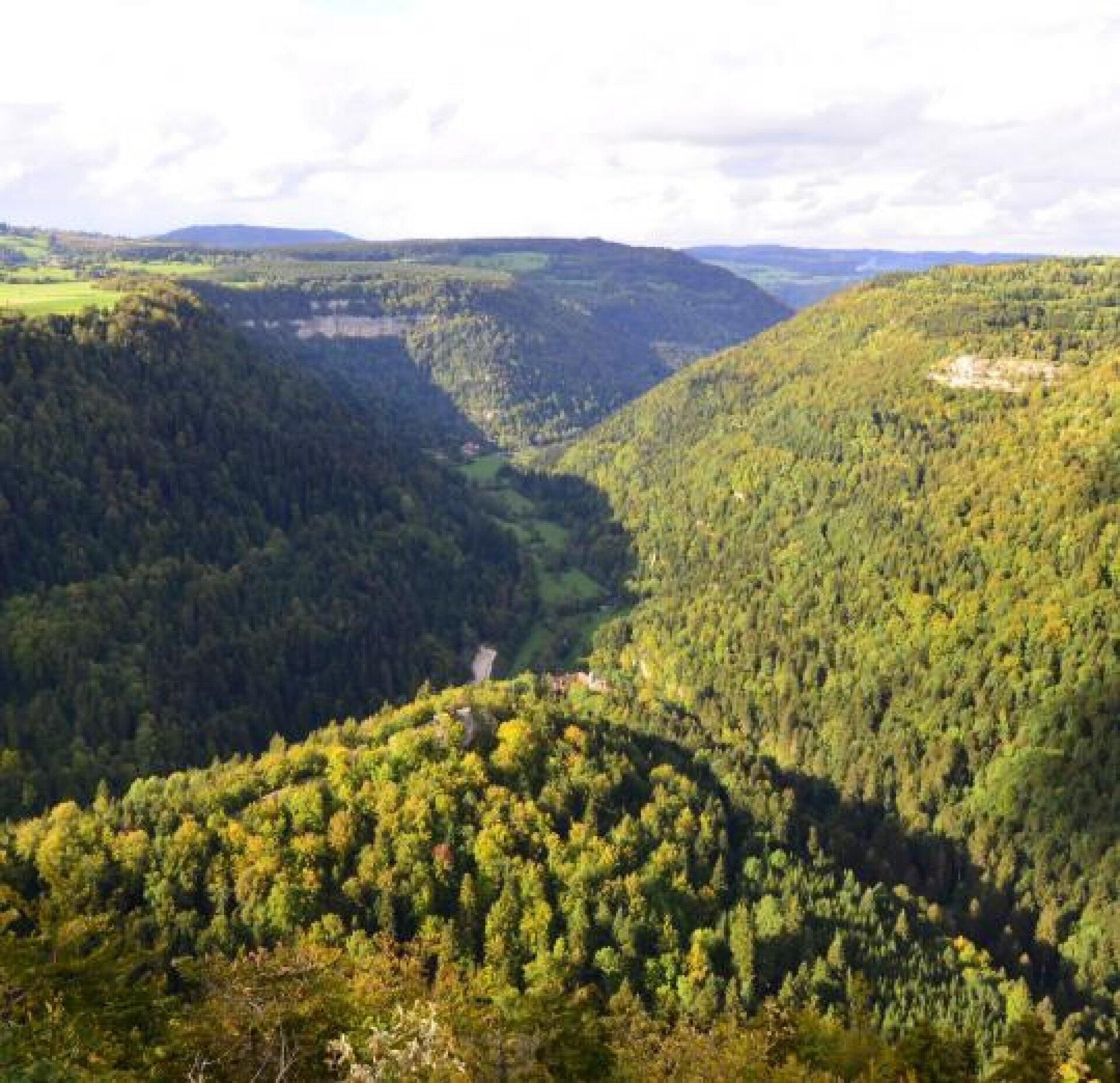 Un circuit aérien inoubliable au Saut du Doubs