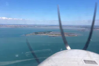 L'île d'Aix et l'embouchure de la Charente derrière
