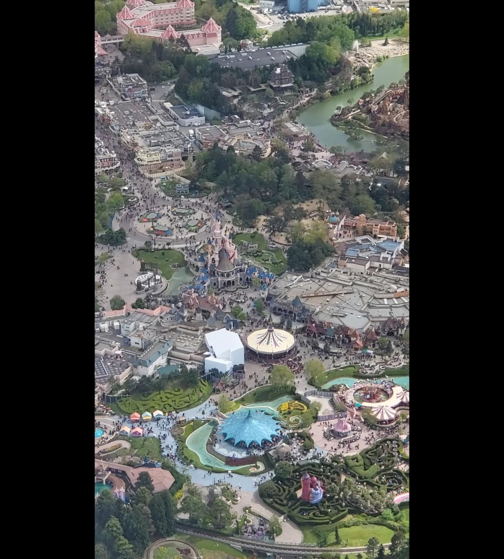 Disneyland Paris - Mickey et les Avengers vus d'en haut - France