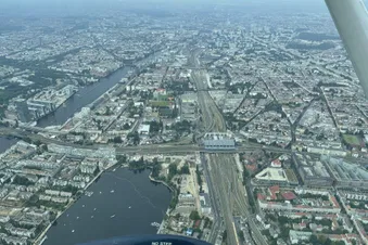 kurzfristig verfügbar - Rundflug mit der Cessna 172 (60min)