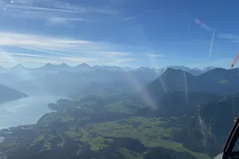 Thunersee mit Blick auf die Berner Alpen