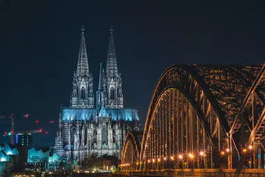 Rundflug -  Köln, Dom, Tagebau Garzweiler