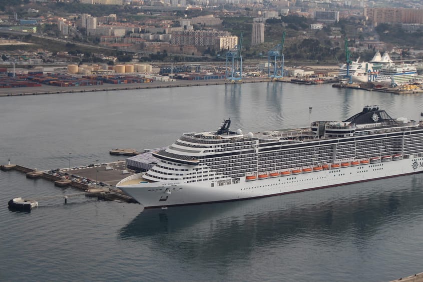 Survol hélico de la Rade de Marseille & Calanques