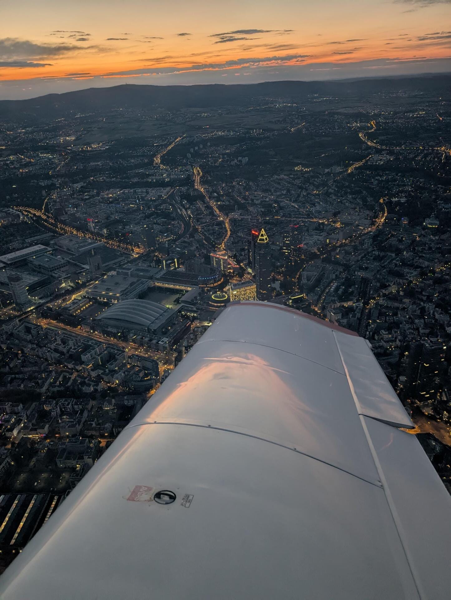 Exklusiver Skyline Flug in einer PA32