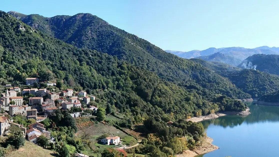 Les lacs de montagne en Hélicoptère - Vol Partagé