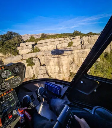 Sainte Victoire et ses alentours en Hélicoptère | 20 min