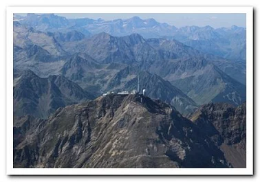 Découvrez un panorama majestueux des Pyrénées