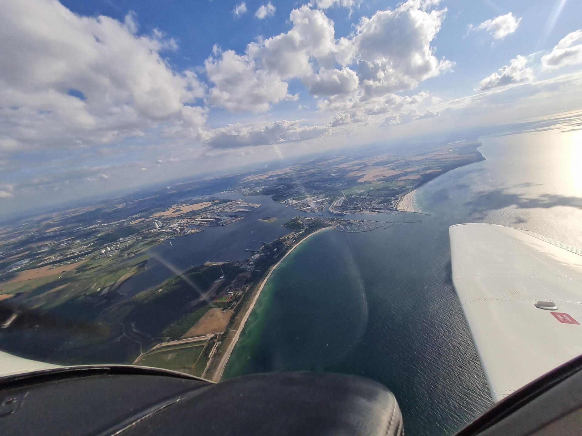 Überseehafen Rostock-Warnemünde in der Abendsonne